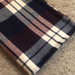 D&Y Plaid Scarf